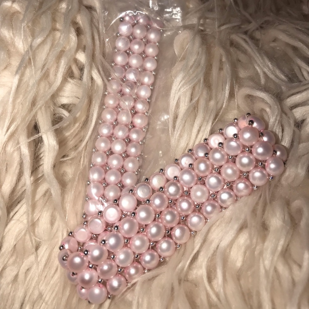 ✨✨NEW PINK FRESH WATER PEARL BRACELET!